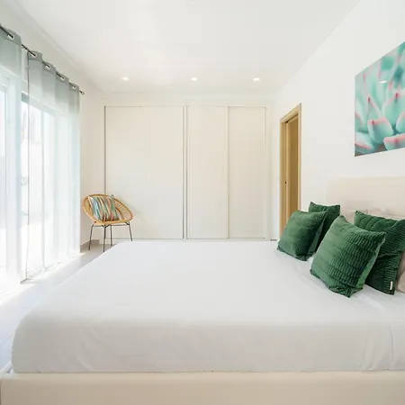 Azura With Private Pool *
