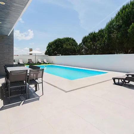 Azura With Private Pool Villa